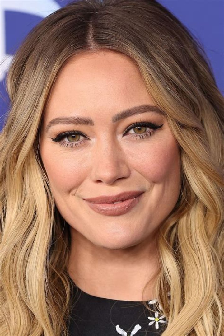 Discover The Untold Story Of Hilary Duff's Meteoric Rise In 1999